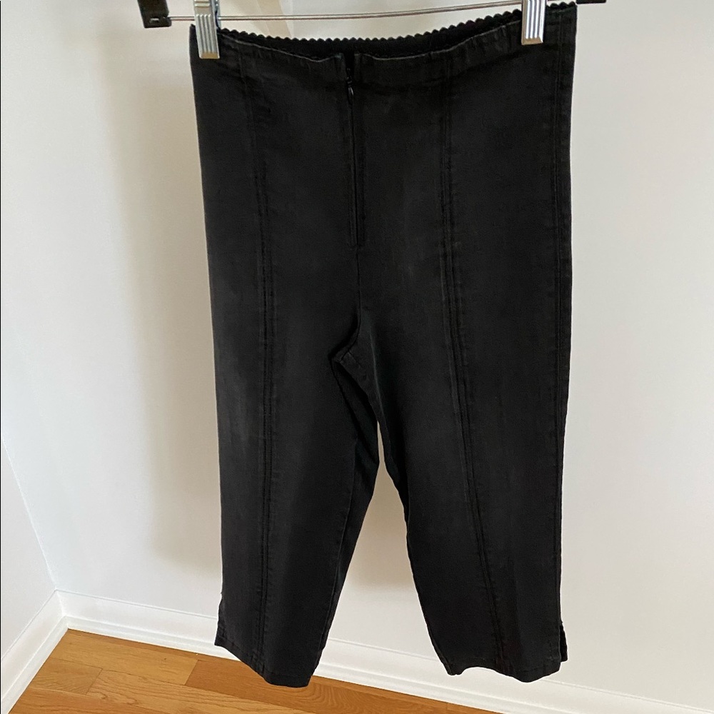 Klaveli black jean capris size 2